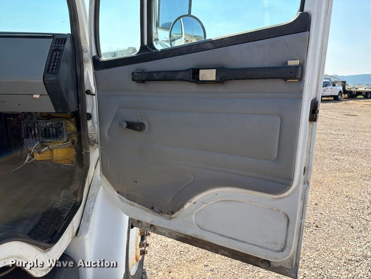 image for item FT6675 1993 Freightliner FL70 dump truck