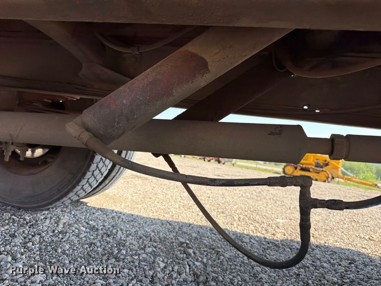 image for item FT6675 1993 Freightliner FL70 dump truck