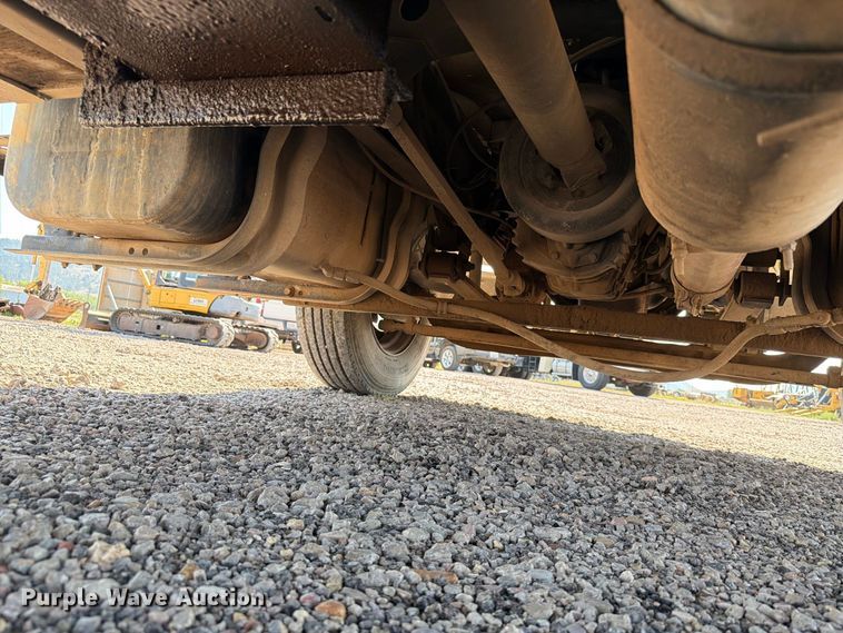 image for item FT6675 1993 Freightliner FL70 dump truck