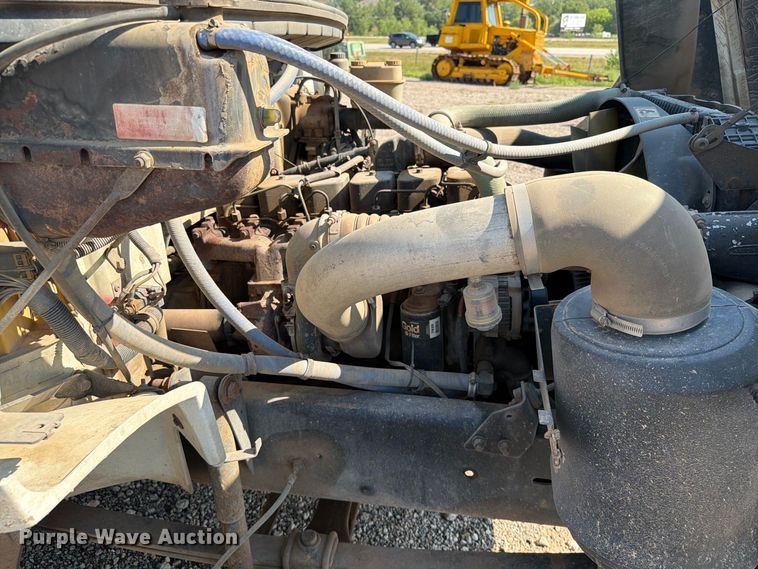 image for item FT6675 1993 Freightliner FL70 dump truck