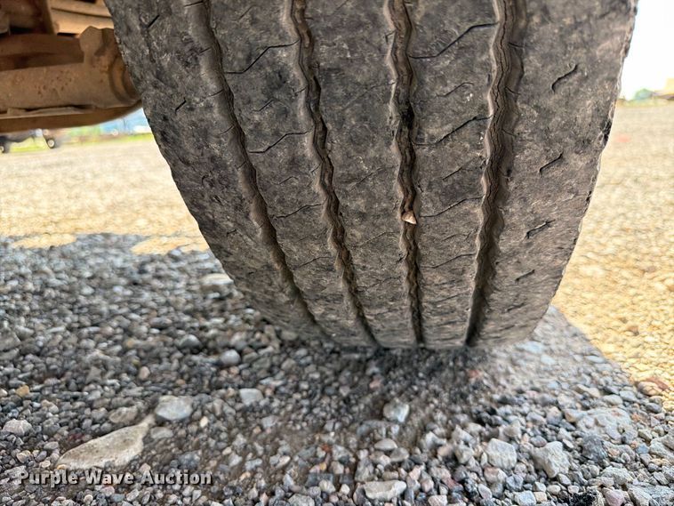 image for item FT6675 1993 Freightliner FL70 dump truck
