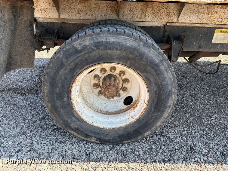 image for item FT6675 1993 Freightliner FL70 dump truck