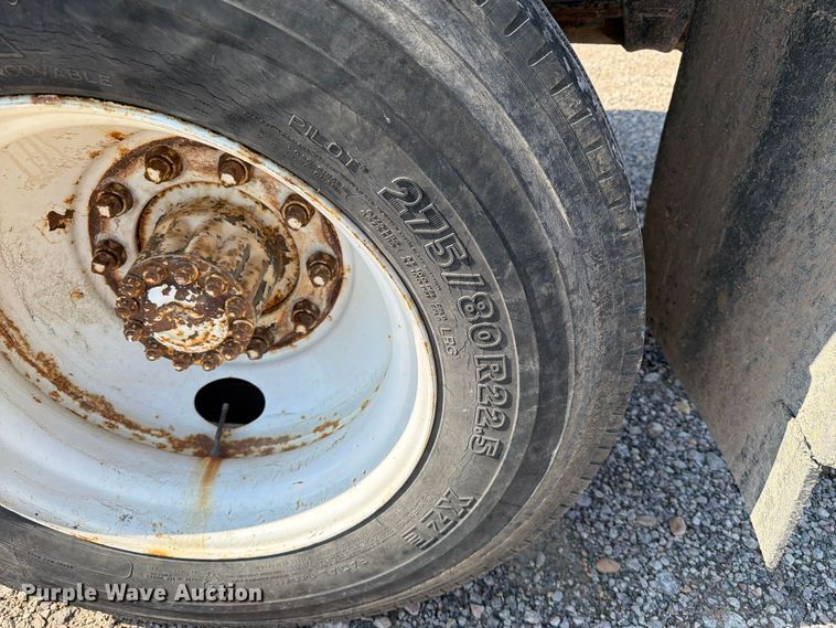 image for item FT6675 1993 Freightliner FL70 dump truck