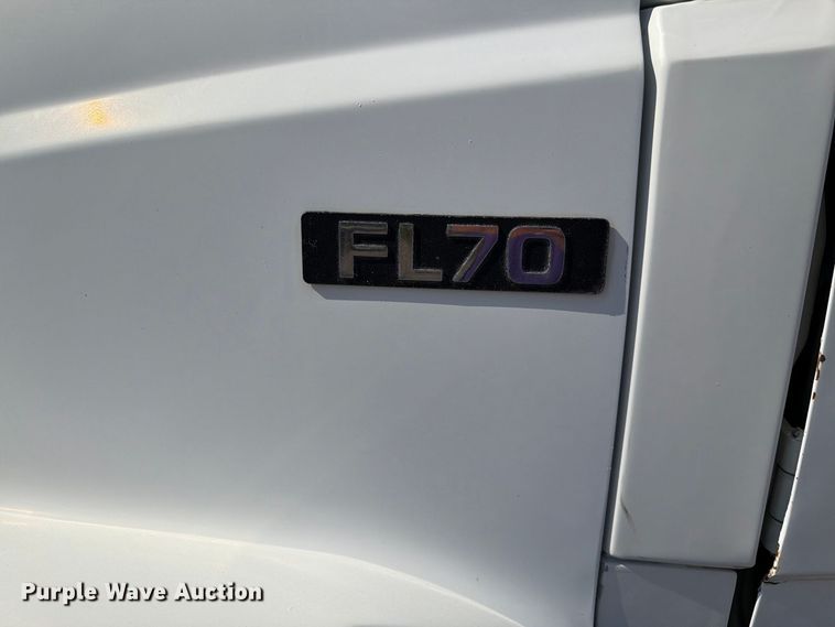 image for item FT6675 1993 Freightliner FL70 dump truck