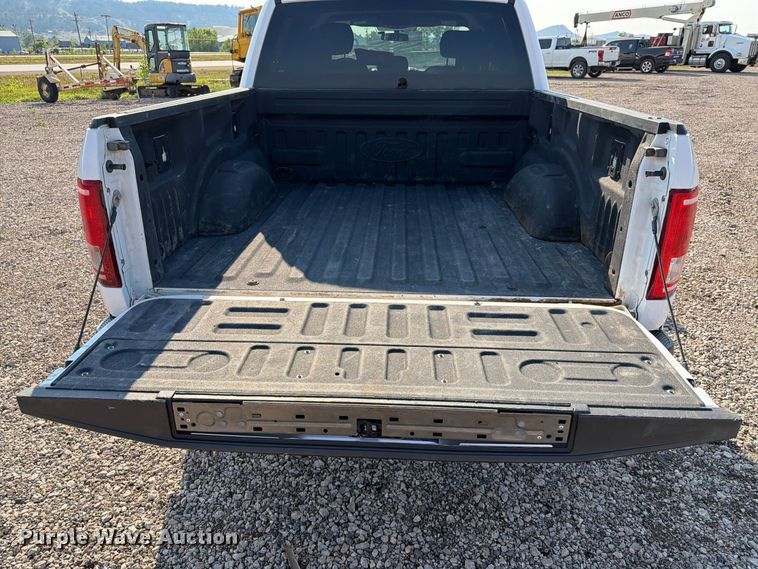 image for item FT6676 2017 Ford F150 Crew Cab pickup truck