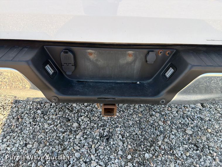 image for item FT6676 2017 Ford F150 Crew Cab pickup truck