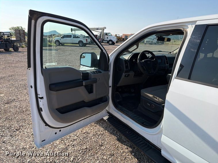 image for item FT6676 2017 Ford F150 Crew Cab pickup truck
