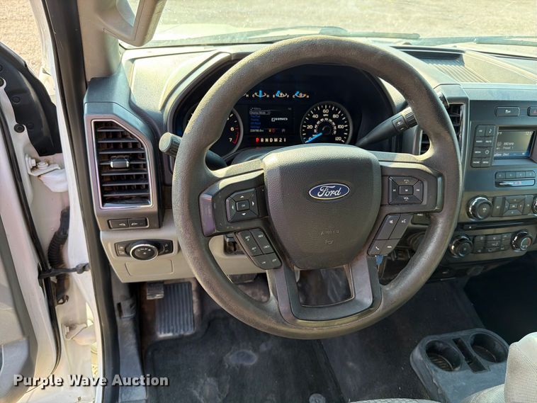 image for item FT6676 2017 Ford F150 Crew Cab pickup truck