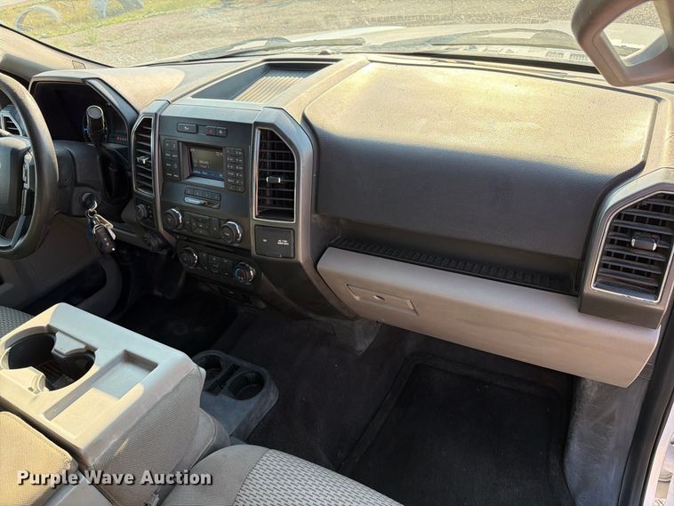 image for item FT6676 2017 Ford F150 Crew Cab pickup truck