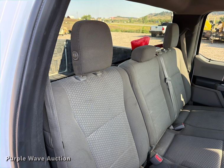 image for item FT6676 2017 Ford F150 Crew Cab pickup truck