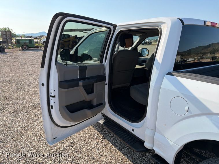 image for item FT6676 2017 Ford F150 Crew Cab pickup truck