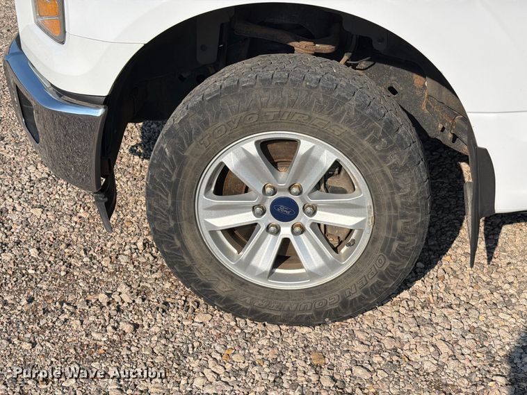 image for item FT6676 2017 Ford F150 Crew Cab pickup truck