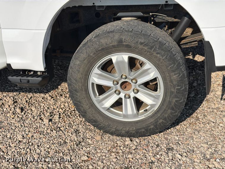 image for item FT6676 2017 Ford F150 Crew Cab pickup truck
