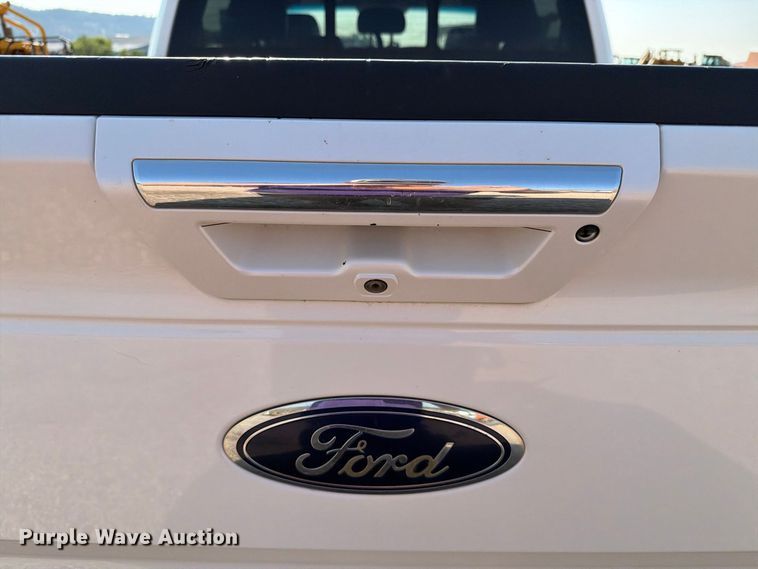 image for item FT6677 2016 Ford F150 Crew Cab pickup truck