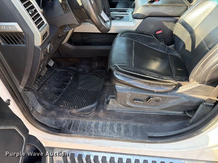 image for item FT6677 2016 Ford F150 Crew Cab pickup truck