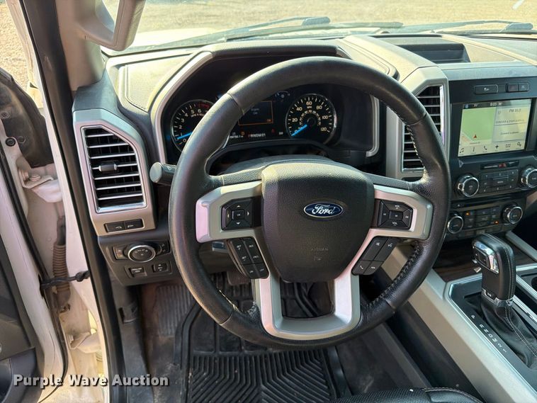 image for item FT6677 2016 Ford F150 Crew Cab pickup truck