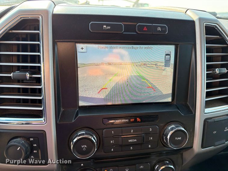 image for item FT6677 2016 Ford F150 Crew Cab pickup truck