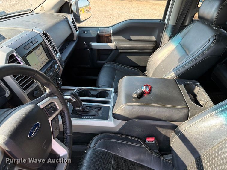 image for item FT6677 2016 Ford F150 Crew Cab pickup truck