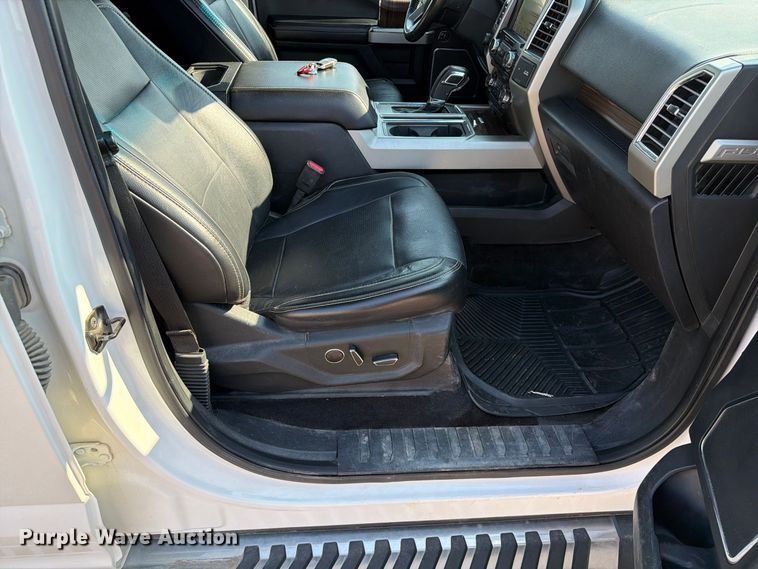 image for item FT6677 2016 Ford F150 Crew Cab pickup truck