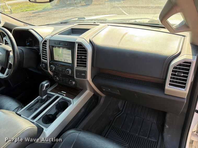 image for item FT6677 2016 Ford F150 Crew Cab pickup truck