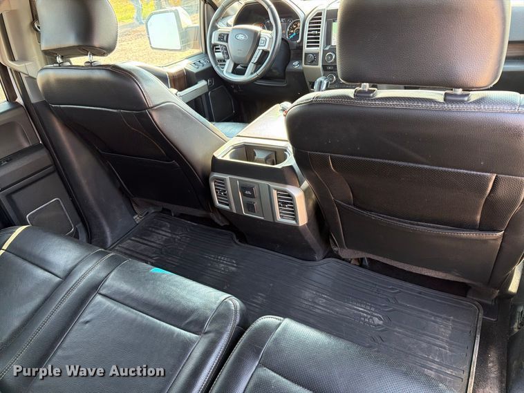 image for item FT6677 2016 Ford F150 Crew Cab pickup truck