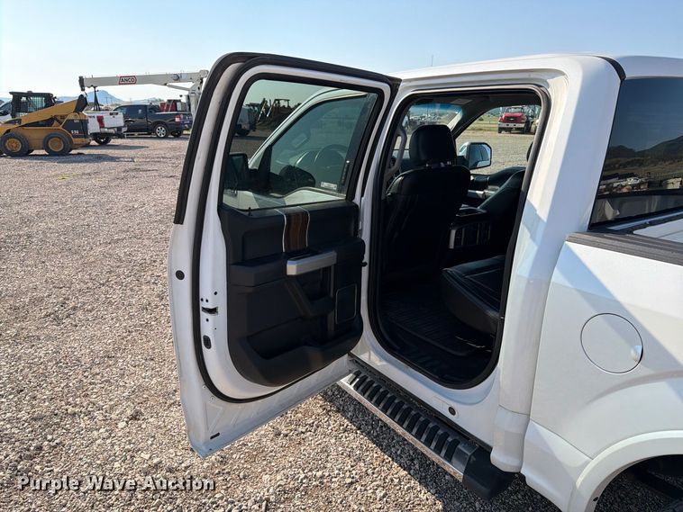 image for item FT6677 2016 Ford F150 Crew Cab pickup truck