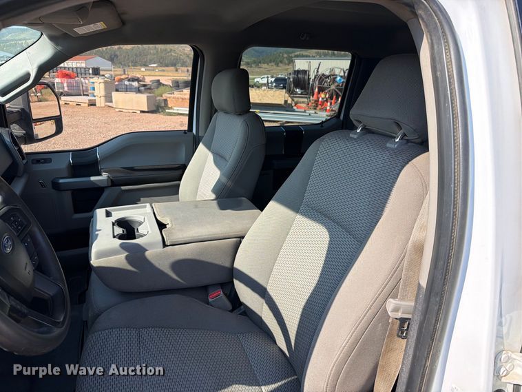 image for item FT6678 2017 Ford F150 Crew Cab pickup truck