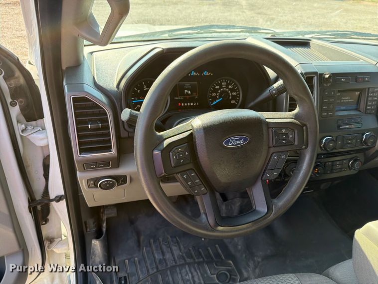 image for item FT6678 2017 Ford F150 Crew Cab pickup truck