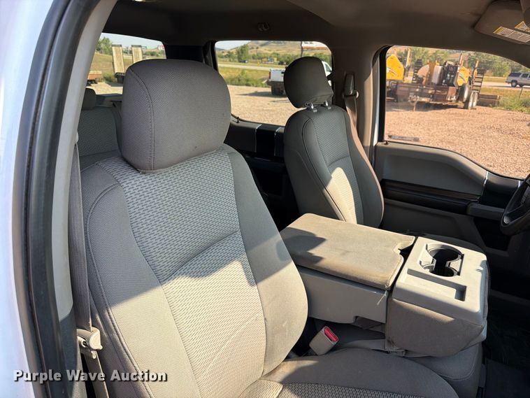 image for item FT6678 2017 Ford F150 Crew Cab pickup truck