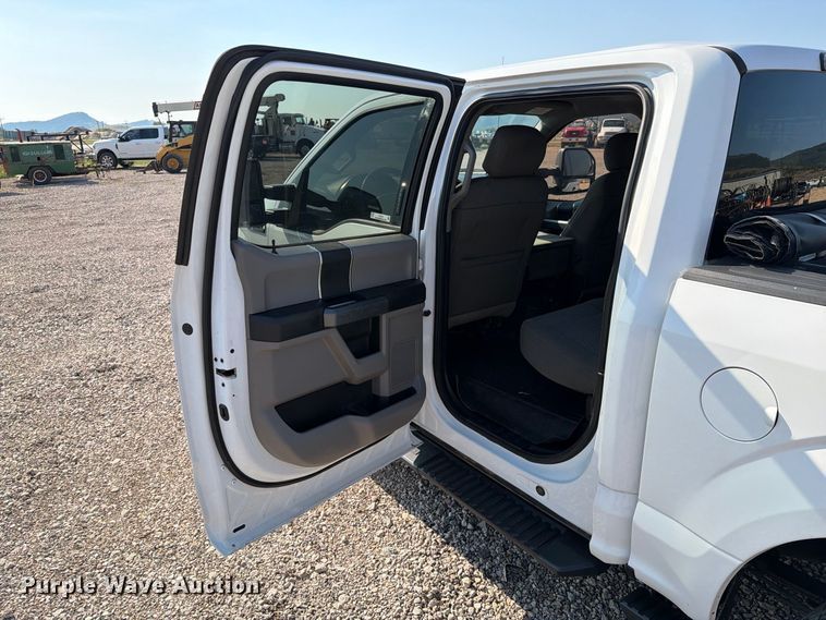 image for item FT6678 2017 Ford F150 Crew Cab pickup truck
