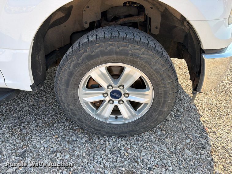 image for item FT6678 2017 Ford F150 Crew Cab pickup truck