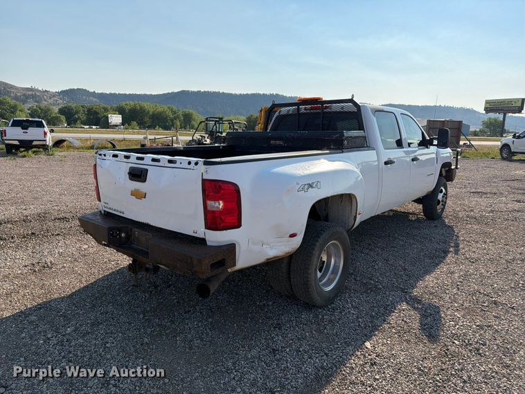 image for item FT6681 2013 Chevrolet Silverado 3500HD Crew Cab pickup truck