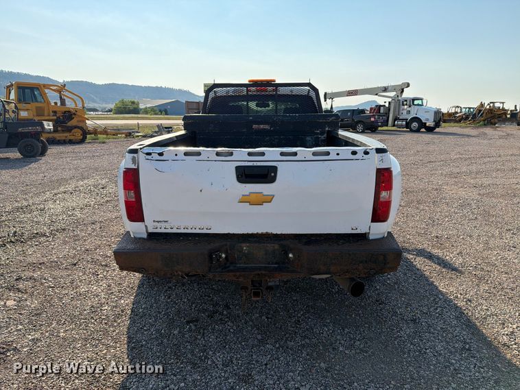 image for item FT6681 2013 Chevrolet Silverado 3500HD Crew Cab pickup truck