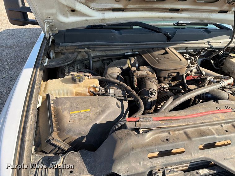 image for item FT6681 2013 Chevrolet Silverado 3500HD Crew Cab pickup truck