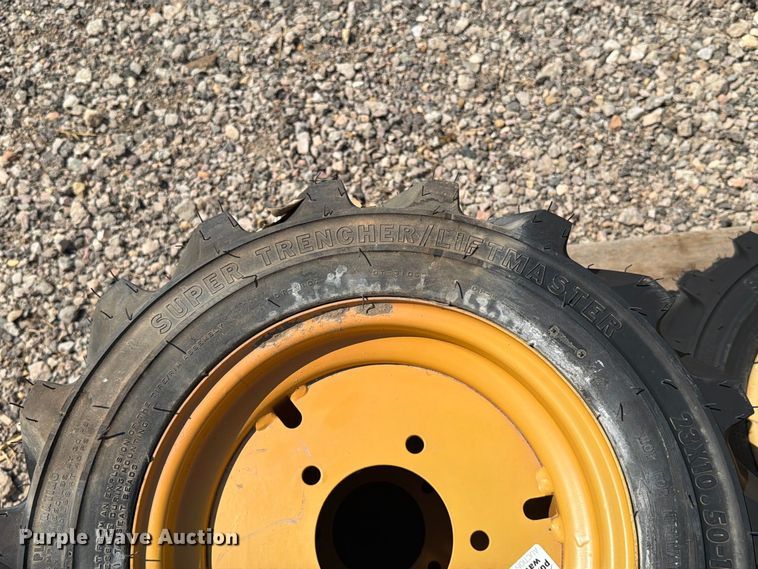 image for item FT6686 Tires and wheels