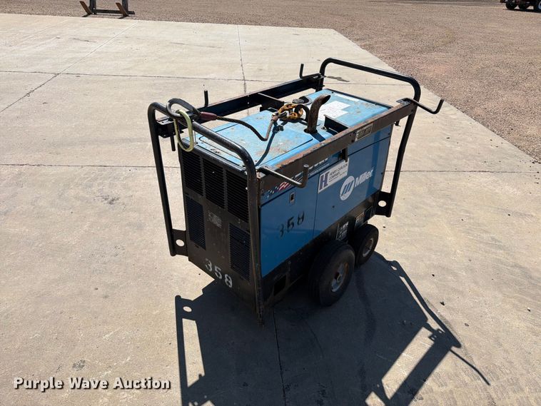 image for item FT6688 Miller Bobcat 250 welder/generator