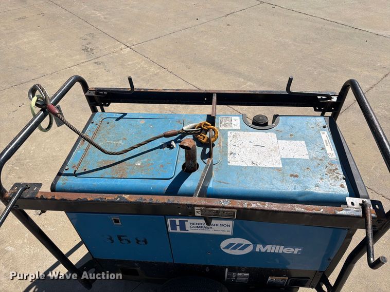 image for item FT6688 Miller Bobcat 250 welder/generator