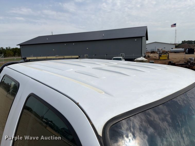 image for item FT6691 2015 Ford F250 Super Duty Crew Cab flatbed pickup truck