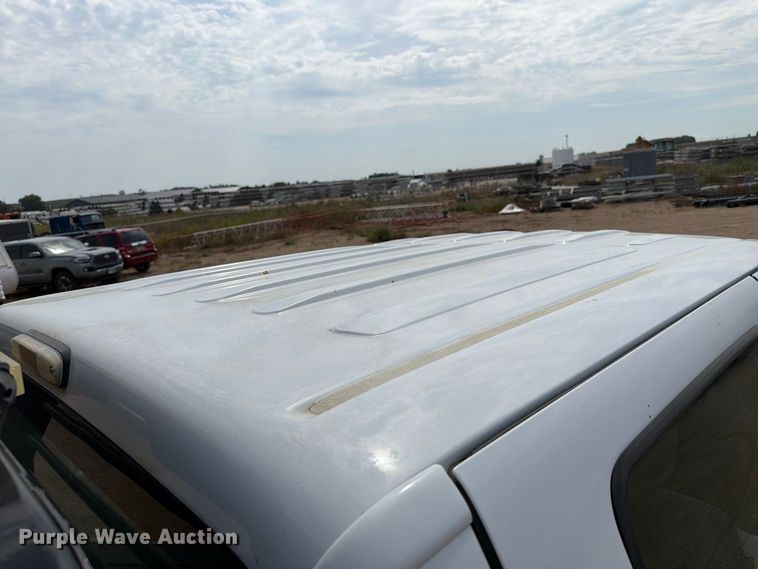 image for item FT6691 2015 Ford F250 Super Duty Crew Cab flatbed pickup truck