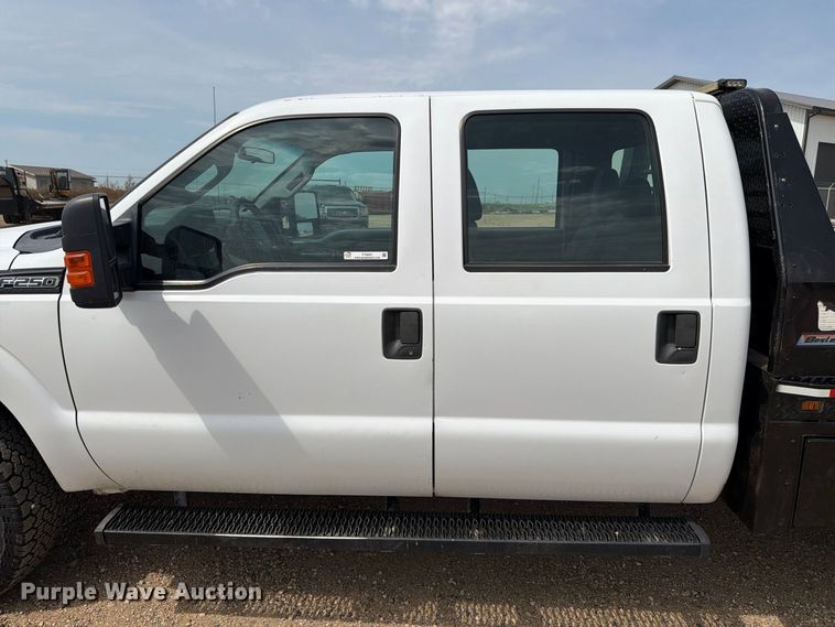 image for item FT6691 2015 Ford F250 Super Duty Crew Cab flatbed pickup truck