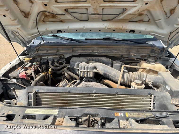 image for item FT6691 2015 Ford F250 Super Duty Crew Cab flatbed pickup truck