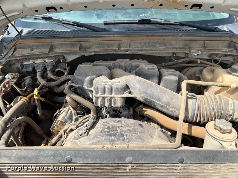 image for item FT6691 2015 Ford F250 Super Duty Crew Cab flatbed pickup truck