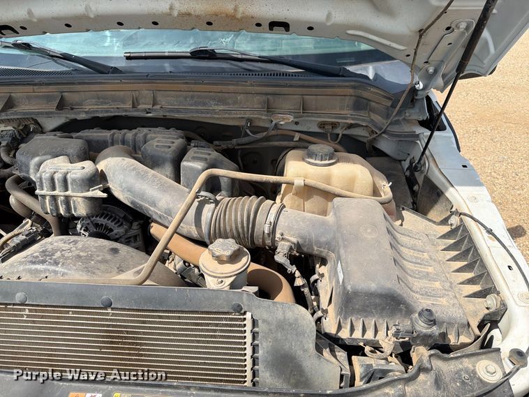 image for item FT6691 2015 Ford F250 Super Duty Crew Cab flatbed pickup truck