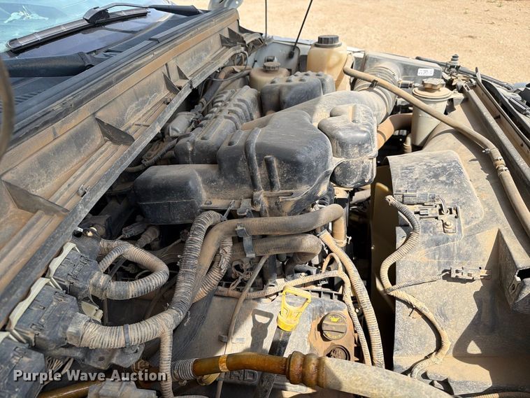 image for item FT6691 2015 Ford F250 Super Duty Crew Cab flatbed pickup truck
