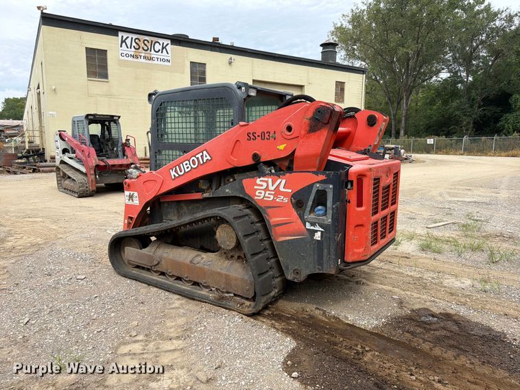 image for item FU4586 2019 Kubota SVL95-2S tracked skid steer loader