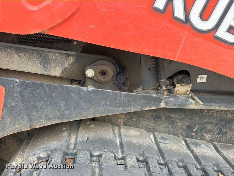 image for item FU4586 2019 Kubota SVL95-2S tracked skid steer loader