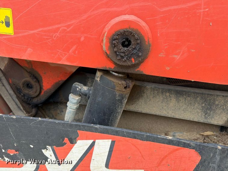 image for item FU4586 2019 Kubota SVL95-2S tracked skid steer loader