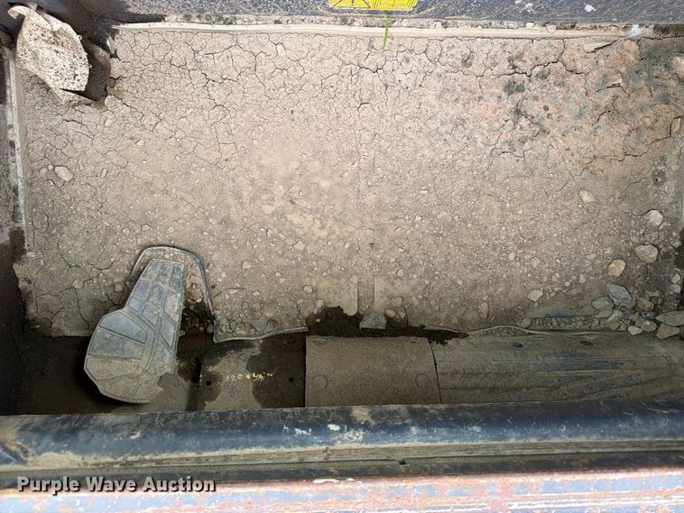 image for item FU4586 2019 Kubota SVL95-2S tracked skid steer loader