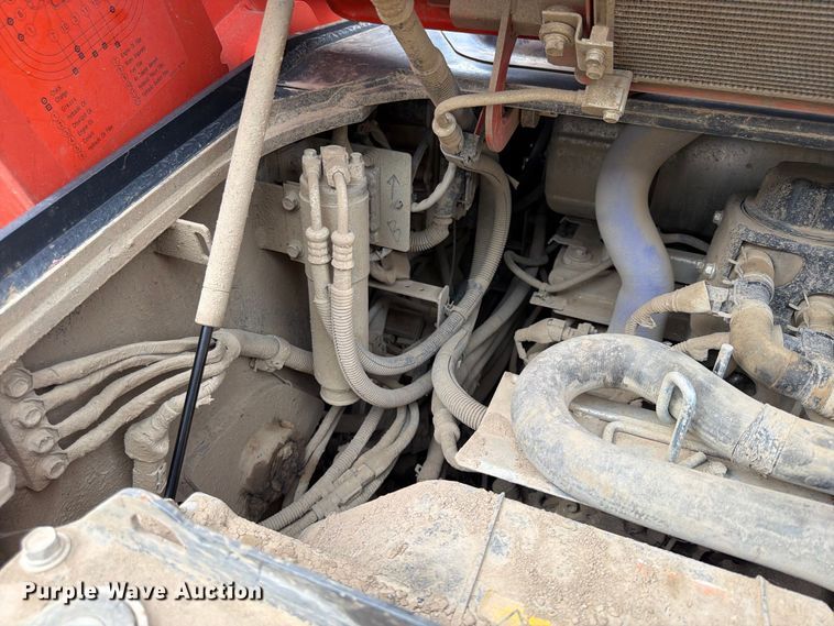 image for item FU4586 2019 Kubota SVL95-2S tracked skid steer loader
