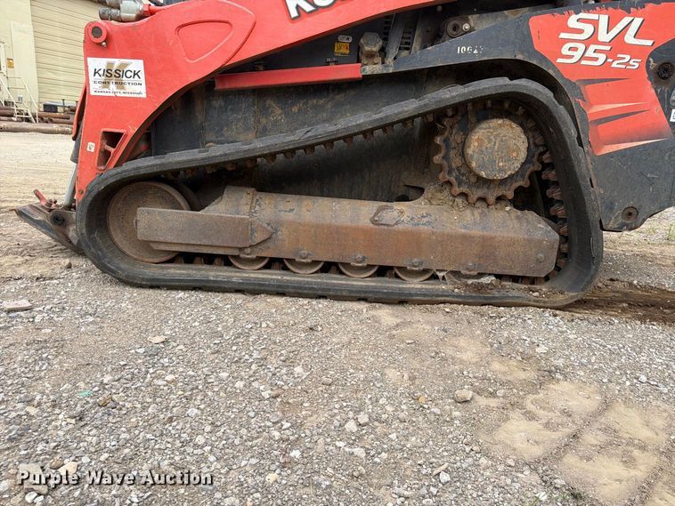 image for item FU4586 2019 Kubota SVL95-2S tracked skid steer loader